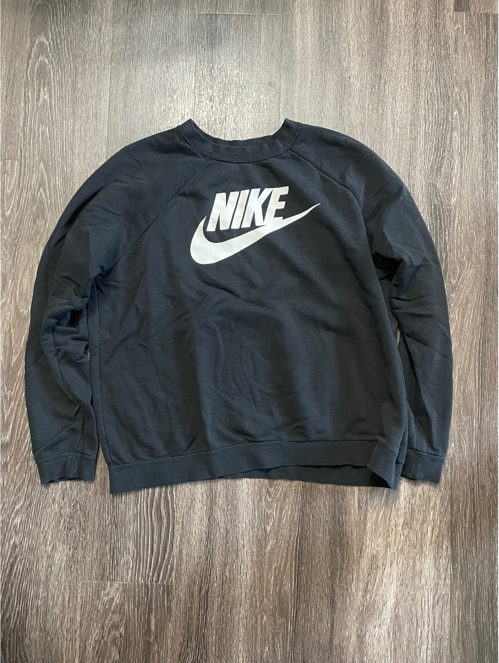 Nike Swoosh Graphic Crewneck Pullover